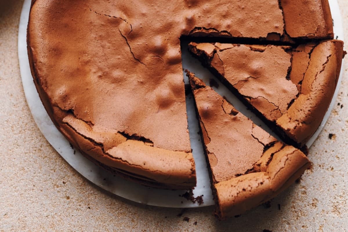 5 Ingredient Flourless Mint Chocolate Paleo Cake